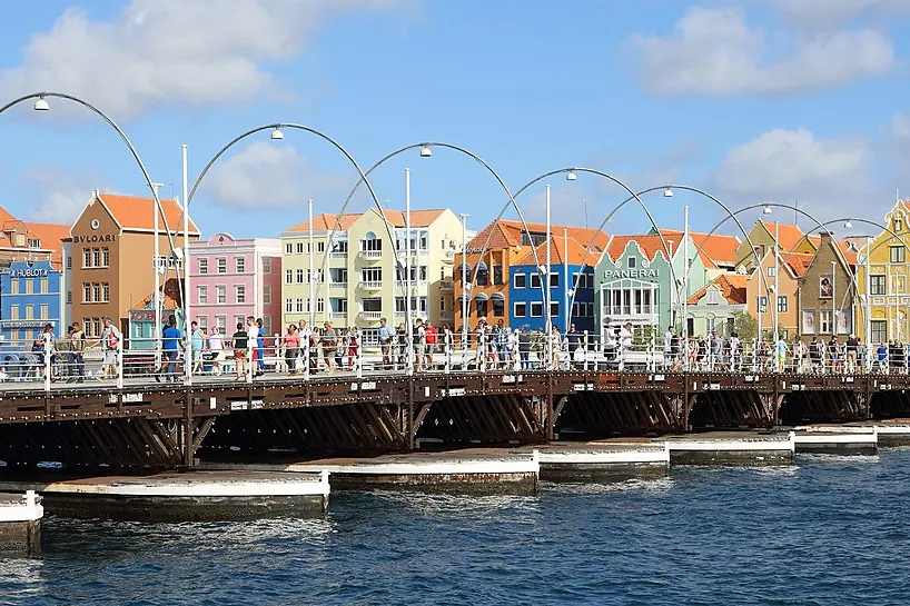 Queen Emma Pontoon Bridge, Curacao