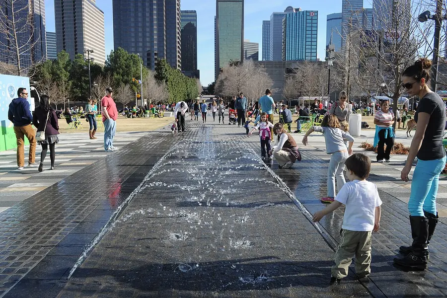 Klyde Warren Park, Dallas