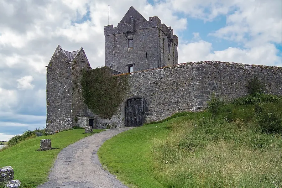 Dunguaire Castle & Kinvara, Galway