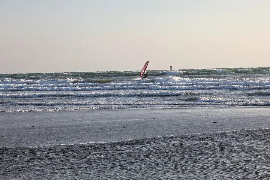 Yuigahama Beach, Kamakura