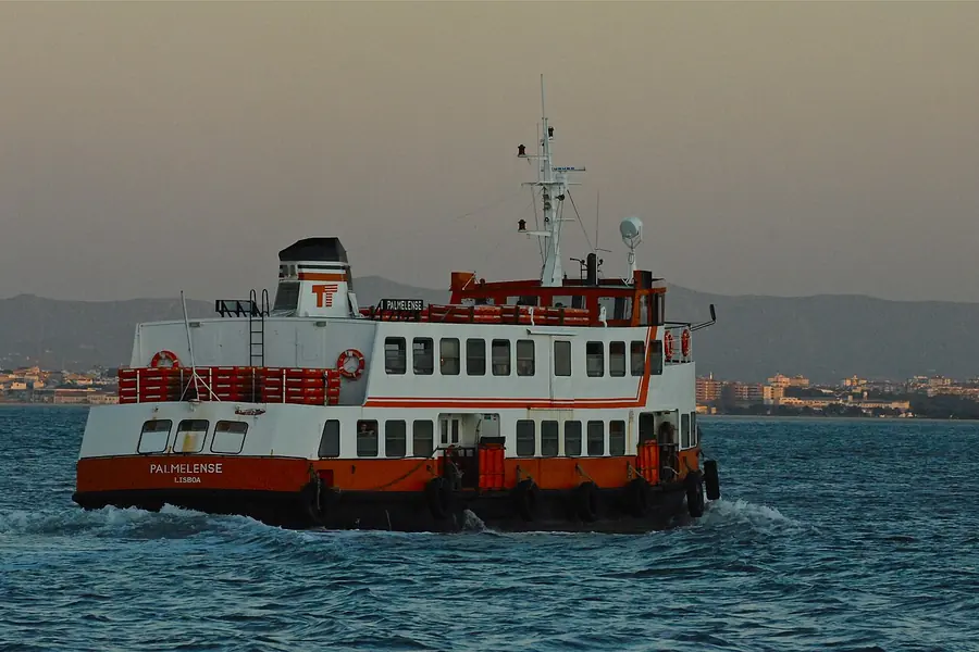 Cacilhas Ferry, Lisbon
