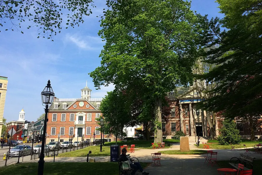 Colonial Newport and Washington Square, Newport