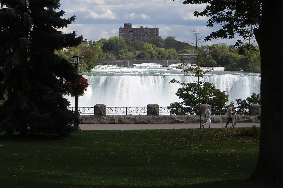 Niagara Parkway recreational trail, Niagara Falls