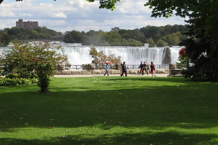 Niagara Parkway recreational trail, Niagara Falls