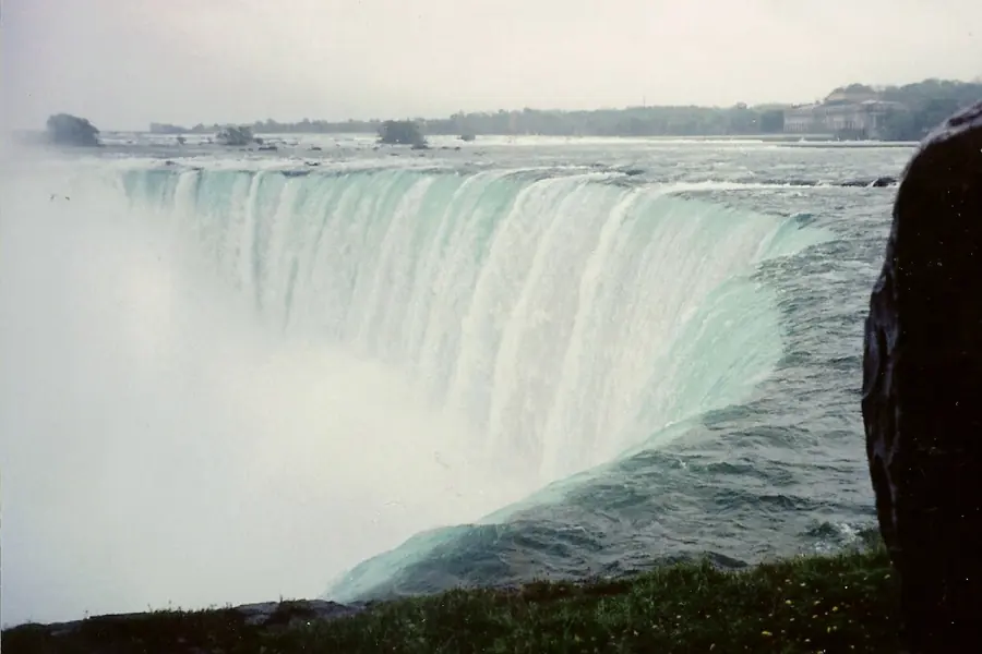 Niagara-on-the-Lake, Niagara Falls