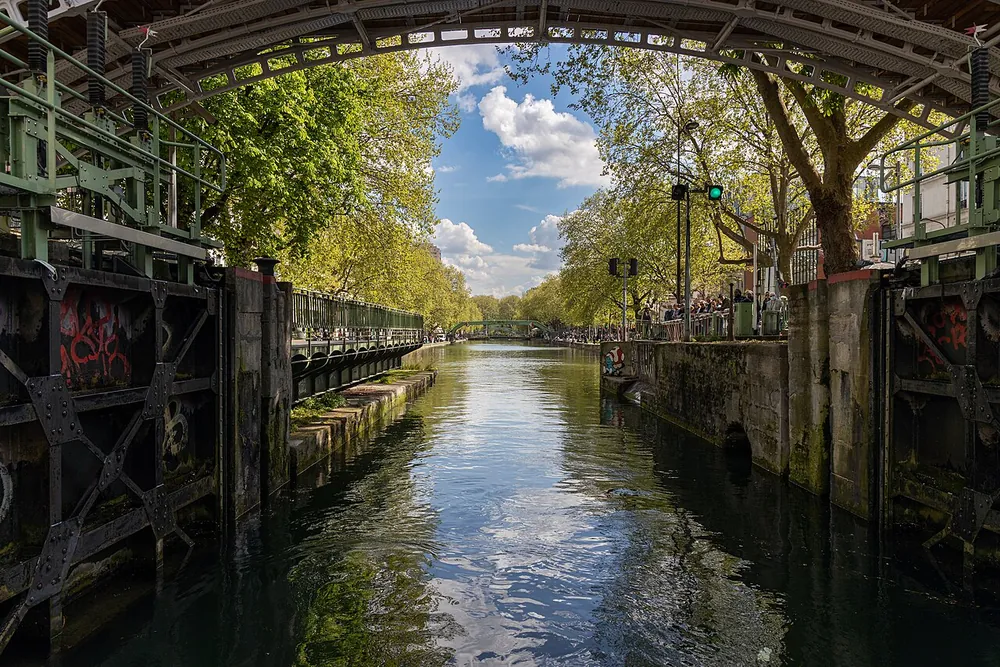 Canal Saint-Martin (Quai de Valmy walk), Paris