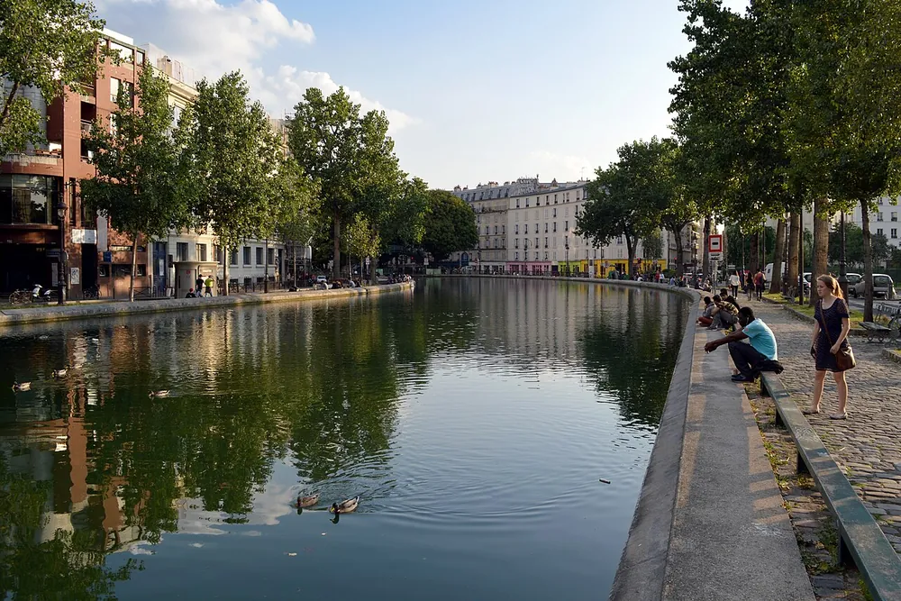 Canal Saint-Martin (Quai de Valmy walk), Paris
