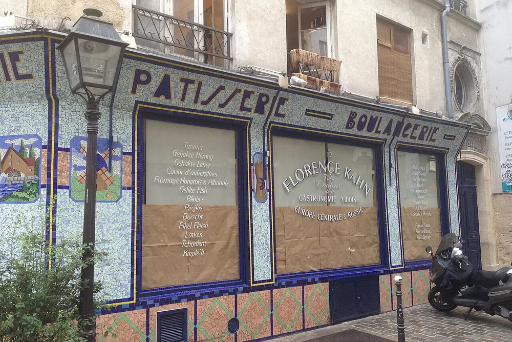 Le Marais — Place des Vosges + Rue des Rosiers, Paris