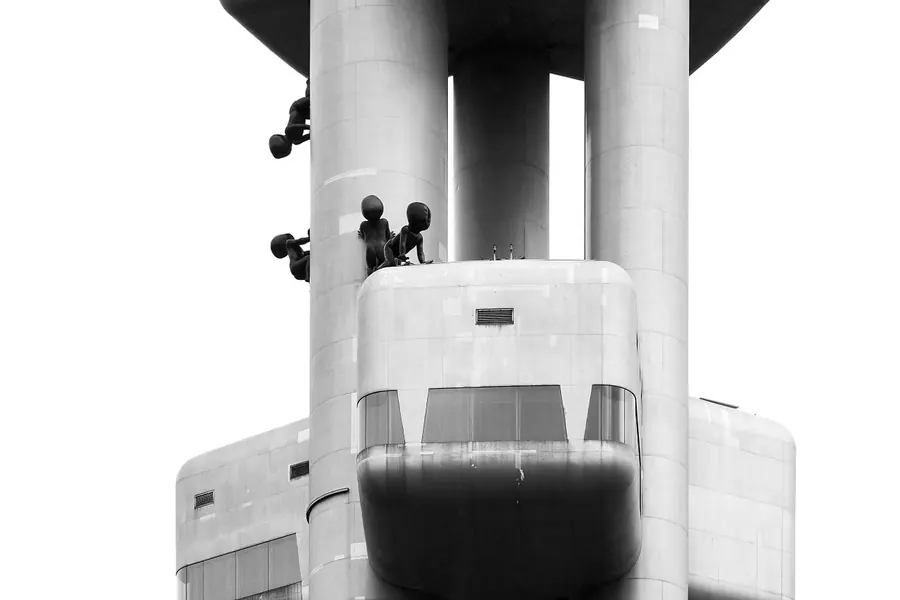 Žižkov Television Tower + David Cerny Babies, Prague