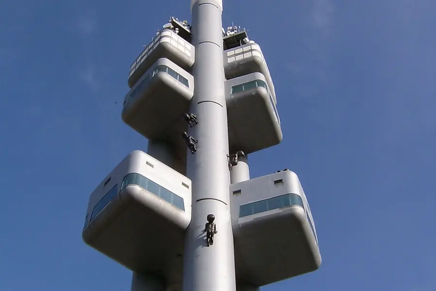 Žižkov Television Tower + David Cerny Babies, Prague