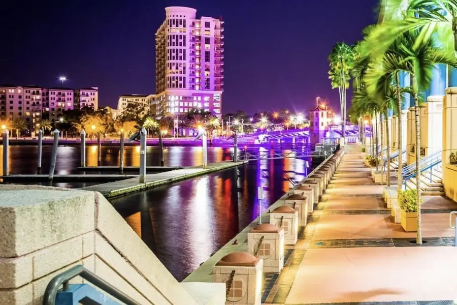 Tampa Riverwalk, Tampa