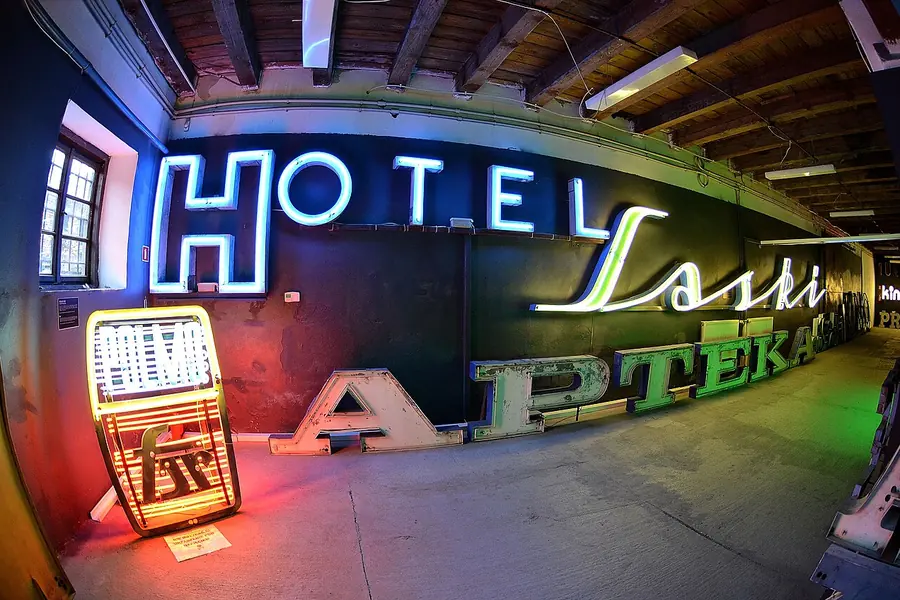 Neon Muzeum, Warsaw