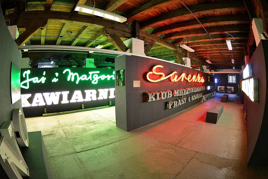 Neon Muzeum, Warsaw